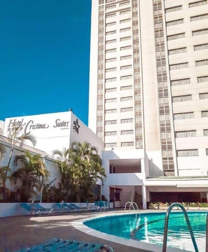 Hotel Cristina Suites Puerto La Cruz Exteriör bild