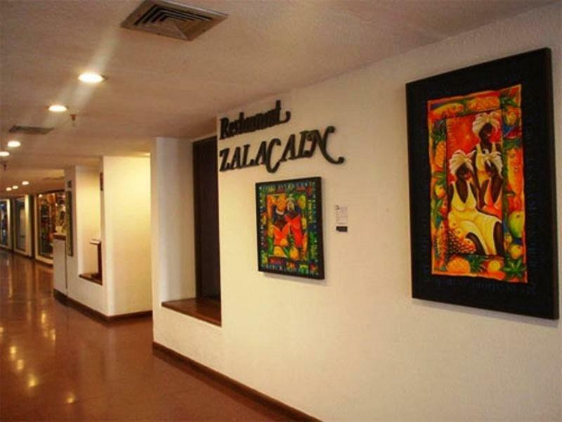 Hotel Cristina Suites Puerto La Cruz Exteriör bild