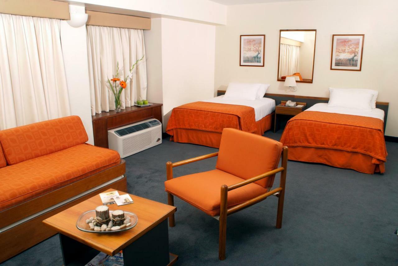Hotel Cristina Suites Puerto La Cruz Exteriör bild